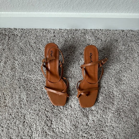 cognac brown strappy heels - Picture 7 of 7